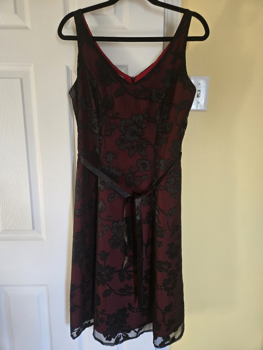 🌗TERRA NOSTRA Black & Red Floral Dress